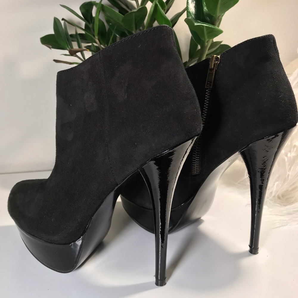 Super Sexy and Classy Platform Stiletto Booties. - Picture 2 of 6